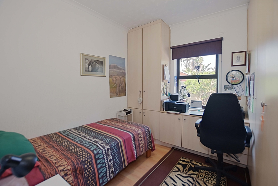 7 Bedroom Property for Sale in Bloubergrant Western Cape